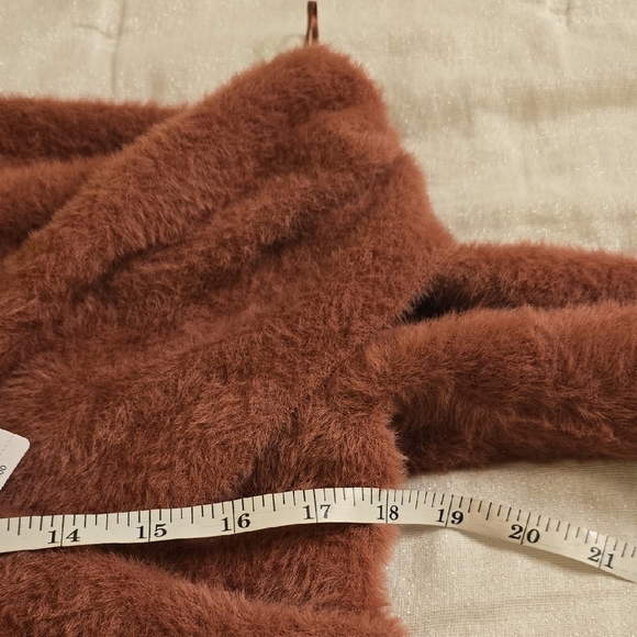 Express Off-Shoulder Sweater in Mauve - Picture 7 of 11